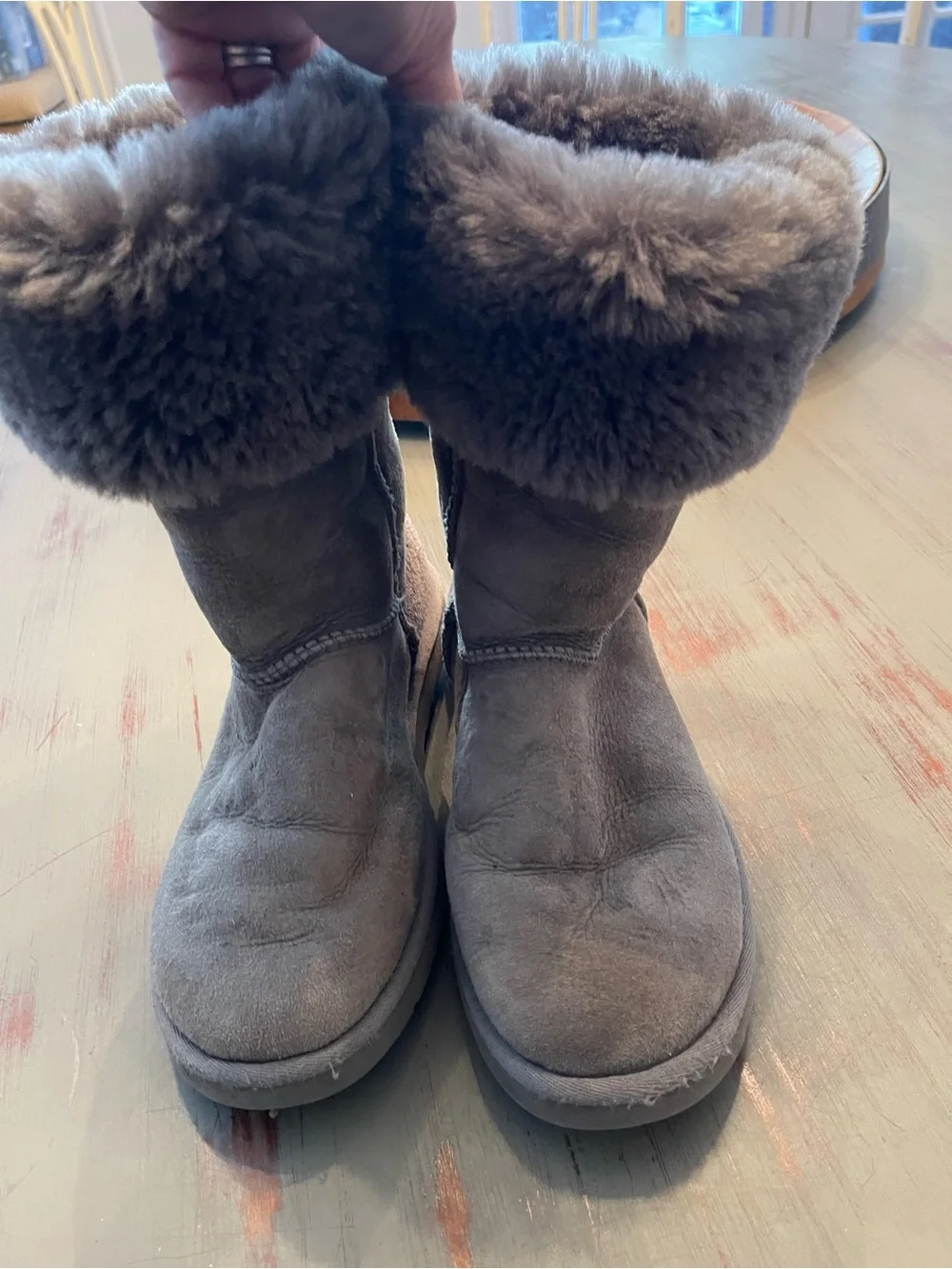 Women’s grey Ugg size 6 sherpa lined boot - Good pre loved condition